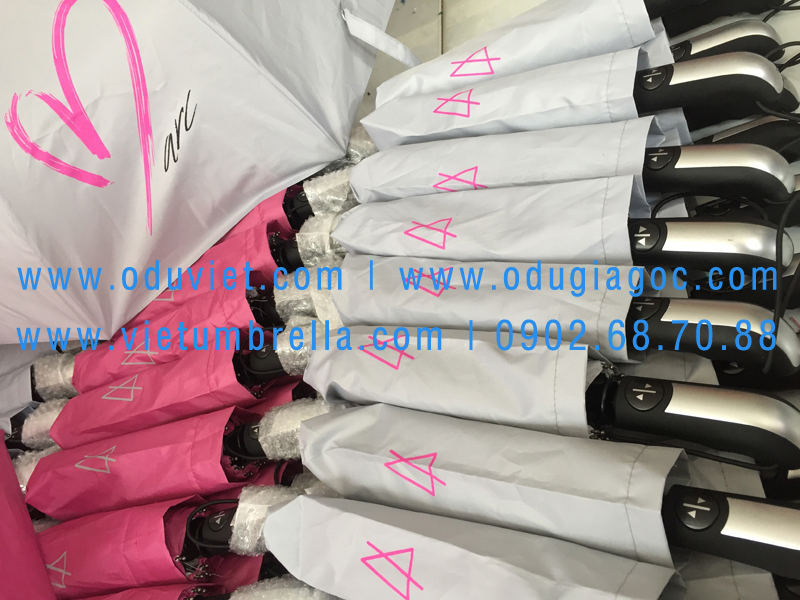 xưởng sản xuất ô dù cầm tay in logo quảng cáo